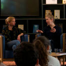 Silje Nordnes ledet samtalen mellom forfatterne Maja Lunde og Bjørn Vatne om det å skrive om klima. Foto: Simen Løvberg Sund, Det kongelige hoff